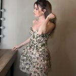 Ezgi Eyüboğlu Instagram - Arjen 26 Nisan'da @gain 'de 🎈 Styling: @eylmyldzz Elbisem: @nedrettaciroglu takılar: @terzihan Saç: @sezginkole Makyaj: @banu_aksungur