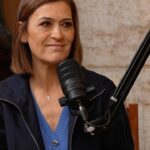 Fátima Lopes Instagram - Estive à conversa com a Lisa Joanes, no podcast dela, A Nossa Voz. A Lisa é uma pessoa com quem gosto muito de partilhar momentos. É alguém que entende bem as mensagens, alguém que pergunta tudo com muita doçura e sensibilidade, que escuta atentamente com curiosidade… as conversas com ela são sempre especiais. 💖 Desta vez, falámos sobre o meu novo livro e foi uma viagem super emocionante, até para mim, que escrevi a história. Se quiserem espreitar o podcast, já sabem que o podem fazer nas plataformas habituais.