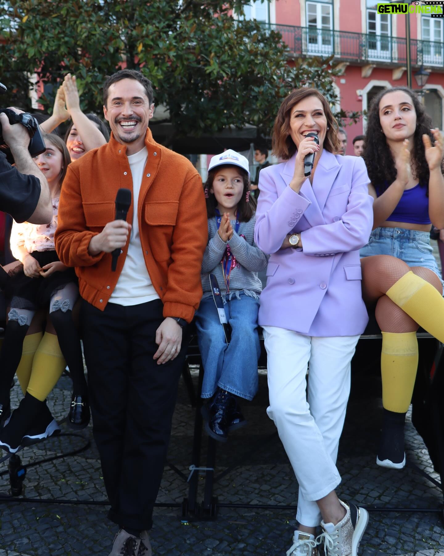 Fátima Lopes Instagram - A emissão especial “Olha a SIC na Taça” já se adivinhava um programa divertido. Com a equipa de apresentadores Iva Lamarão, Miguel Costa e João Paulo Sousa, foi mesmo animado. E o público acarinhou-nos muito. Obrigada a todos! 🤩