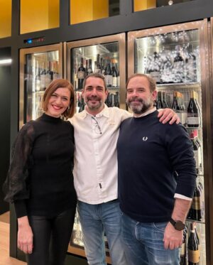 Fátima Lopes Instagram - Já tínhamos muitas saudades de um jantar de amigos! Pusemos a conversa em dia, rimos muito e comemos maravilhosamente, no @restaurante.aurea, do Hotel Art Legacy. O responsável pela carta é o @chefpedromendes!👌🏼😋