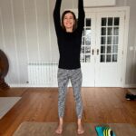 Fátima Lopes Instagram – Estou há dias numa maratona ao computador, para acabar um  trabalho. Como sobrevivo? 
Fazendo paragens para me esticar, alongar e respirar, como o meu PT e Fisiologista do Exercício me ensinou. Parar 5 min para estes momentos faz toda a diferença! 😊