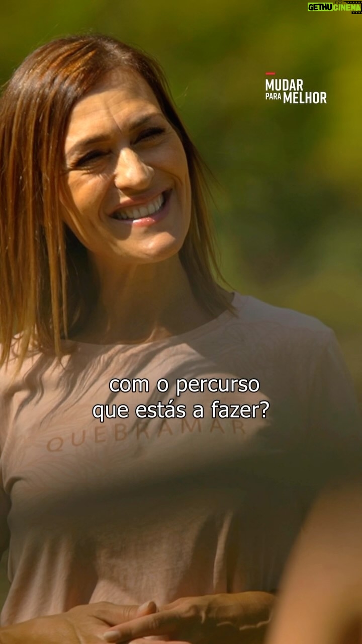 Fátima Lopes Instagram - A arte da ourivesaria e a inovação têxtil são exemplos de como Portugal é também um campeão internacional em excelência profissional e criatividade. Acaba de estrear um novo episódio de “Mudar Para Melhor” em que fomos conhecer as histórias de quem foi mais longe nas suas ambições profissionais nestas áreas, com uma aprendizagem de elevada qualidade nos Centros de Formação Profissional do @iefp_portugal. Talentos que valem ouro e que vale a pena conhecer no link da Bio do @brandschannel. #iefp #iefpportugal #mudarparamelhor #fatimalopes#quebramar1989 #brandschannel #youtube