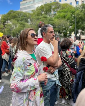 Fátima Lopes Instagram - 25 de Abril, sempre! 🌹