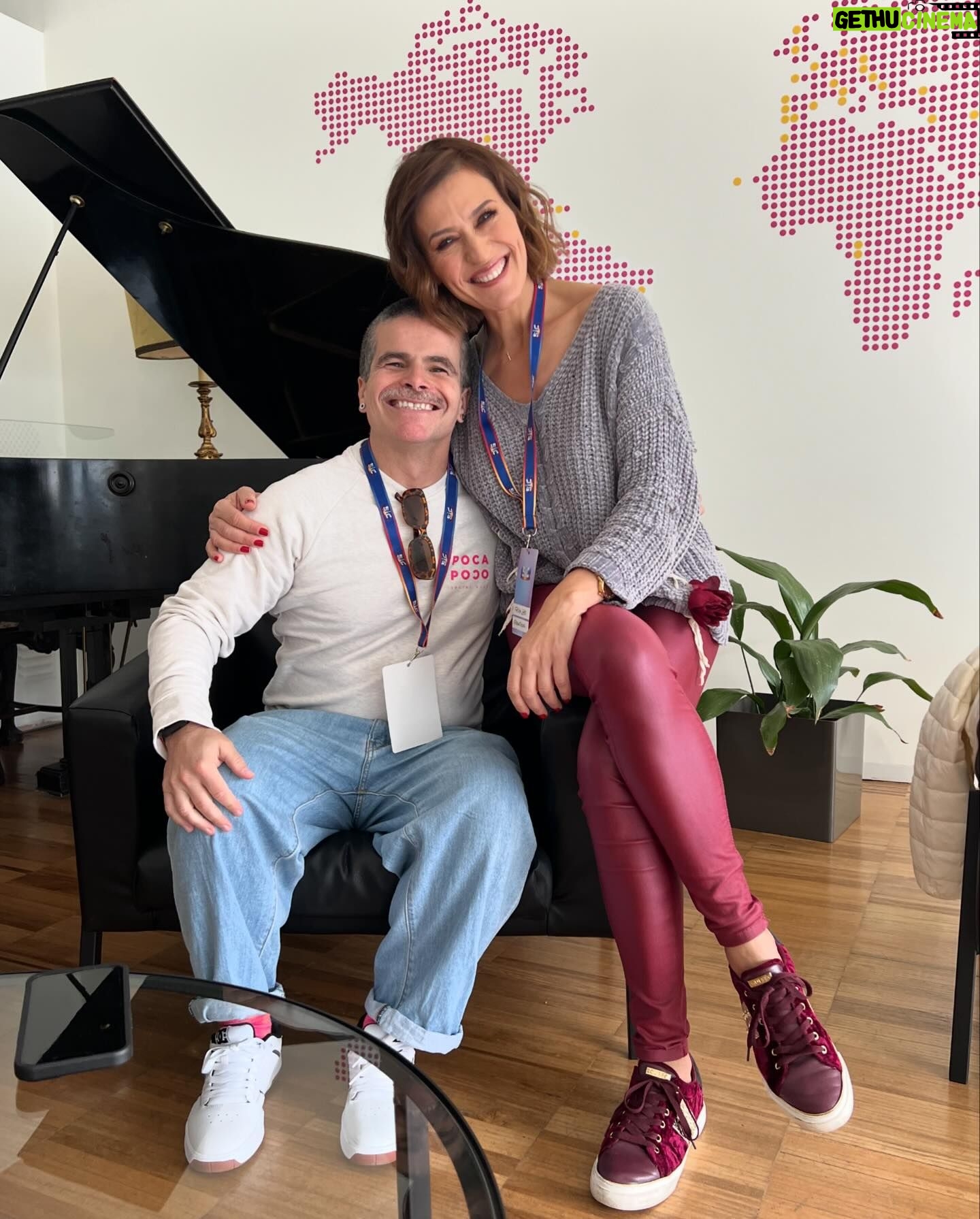 Fátima Lopes Instagram - A emissão especial “Olha a SIC na Taça” já se adivinhava um programa divertido. Com a equipa de apresentadores Iva Lamarão, Miguel Costa e João Paulo Sousa, foi mesmo animado. E o público acarinhou-nos muito. Obrigada a todos! 🤩