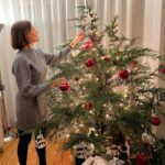 Fátima Lopes Instagram – Cá em casa, hoje foi dia de fazer a árvore de Natal, em família, e desfrutar cada minuto! É das coisas que mais felicidade me dá. 🎄💖