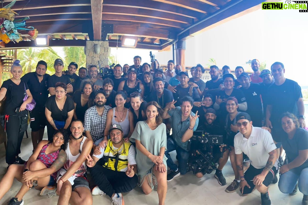 Fabiola Campomanes Instagram - De las mejores experiencias!!!Hicieron que el trabajo se sintiera a vacaci贸n !!!! GRACIAS los quiero chingon@s馃榿
