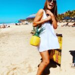 Fabiola Campomanes Instagram – Y no vendo Piñas 🍍 ……les mando ❤️ feliz domingo a sonreír