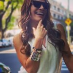 Fabiola Campomanes Instagram - Qué linda la primavera en Buenos Aires . 💎 gracias por mis pulseras @aletaricajoyasoficial @alejandratarica 📸 @feferobledopeinador