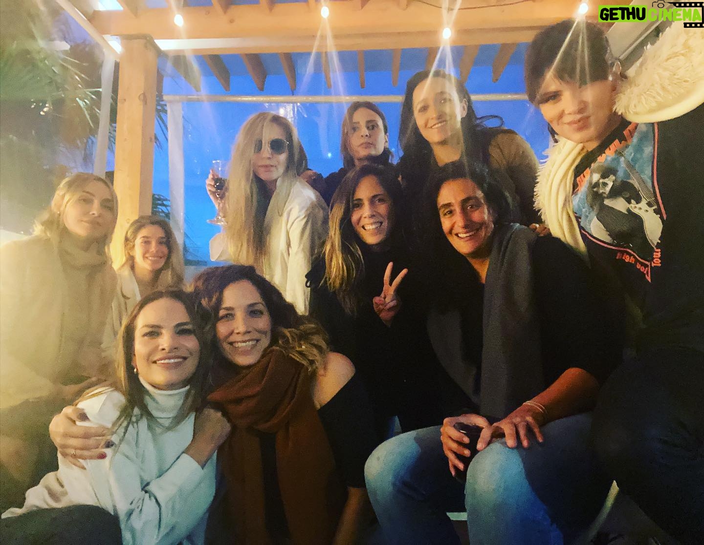 Fabiola Campomanes Instagram - Pura gratitud y amor por ustedes @siouzana @danakrinis @margaritamparra @carosilberman @valeriasantosbenedetti @wuerever @_kbocanegra @tatimondra