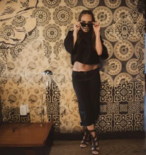 Fabiola Campomanes Instagram - I need to make eye contact with you… 📸 @_kbocanegra  amo mi @alexmedinadesign  @rulomaquillista