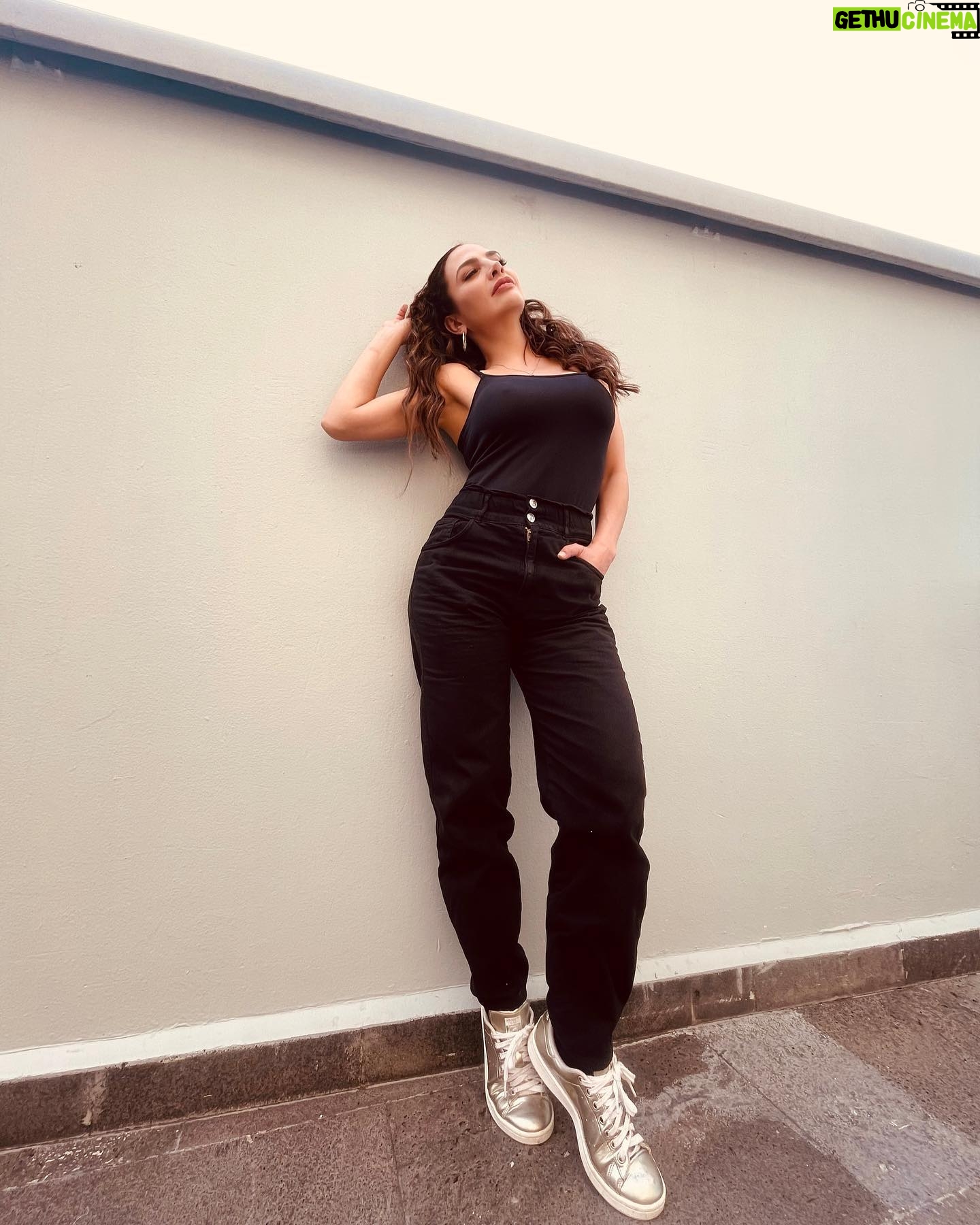 Fabiola Campomanes Instagram - Aquí no más , que empiece la vacación. Les mando ❤️