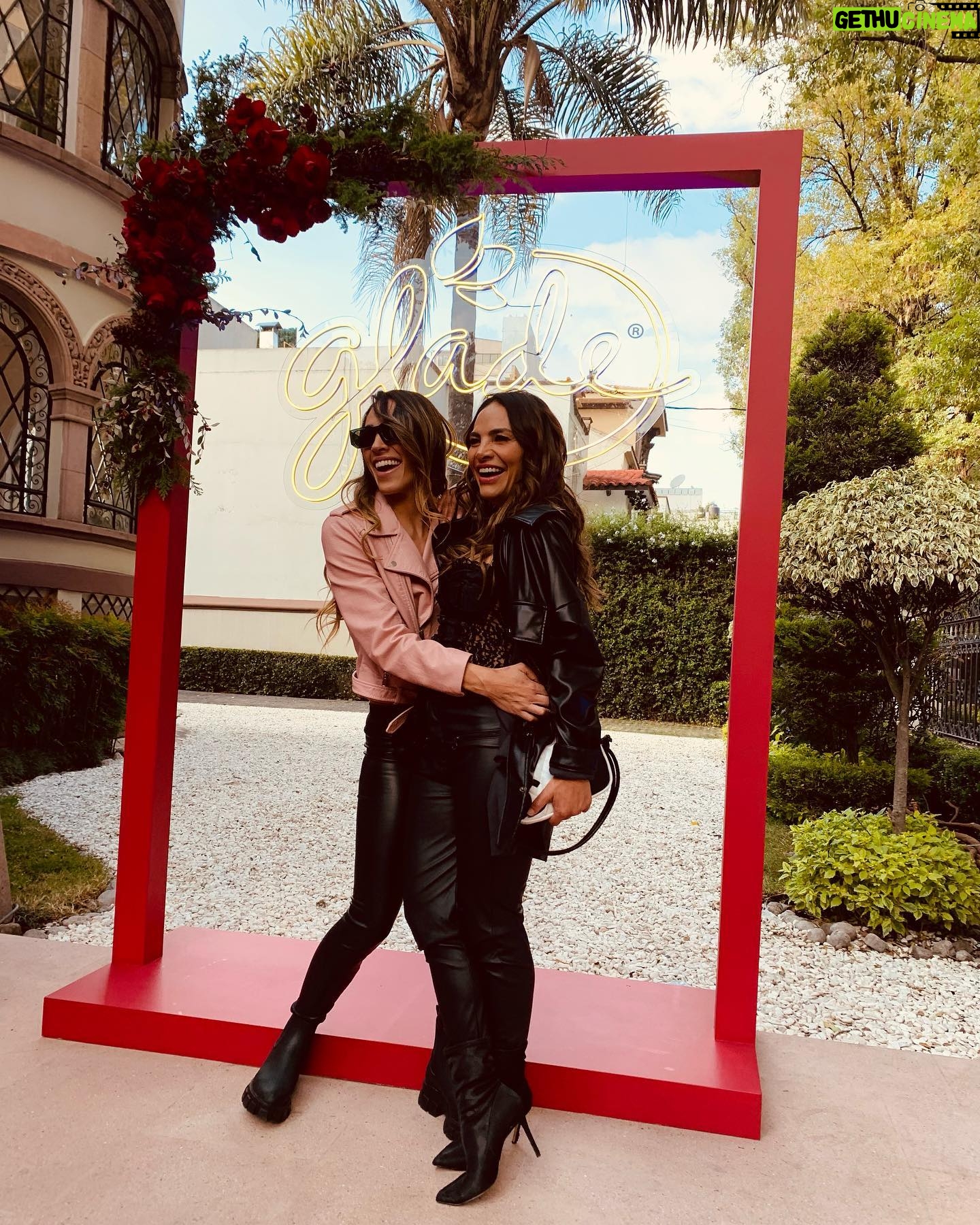 Fabiola Campomanes Instagram - Nada me hace más feliz que ir a todos lados contigo! @sofiacampomanes ❤️ @carasmexico @vanidadesmx