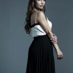 Fabiola Campomanes Instagram - Ana , Bipolar y rota pero encantadora como pocas . Gracias a Todo el equipo !!! De Diario de un Gigolo @sebastianortega1 pabloculellok @undertransmedia @telemundo @ardanaztv @pol.fernandez7 @colofisner @verosabbatinimua @luchitoheredia @flowerspablo @alebarbieri_ @feferobledopeinador @gliceriaibarra @carlamoure @tigre_silencioso Me disculpo porque me faltan un montón por mencionar y la tecnología no me deja . Gracias , gracias , gracias