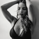 Fabiola Campomanes Instagram - No lo pienses Tanto 🤍 📸 @john_klimt
