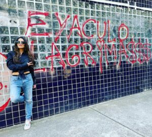 Fabiola Campomanes Instagram - Poesía Urbana ✌🏼💋💋💋