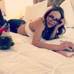 Fabiola Campomanes Instagram - Let’s talk …..🤓