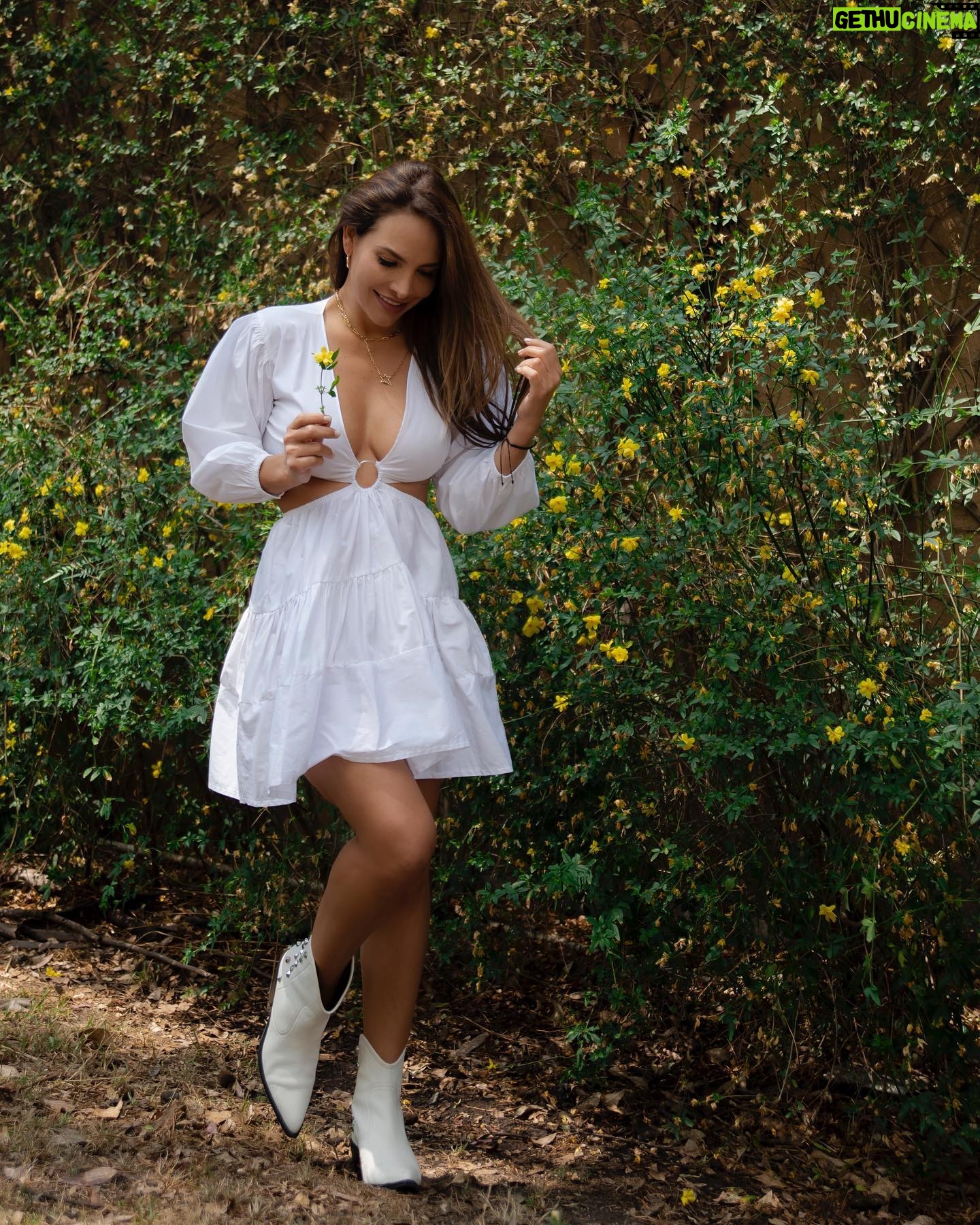 Fabiola Campomanes Instagram - Paso a pasito 🌻 #lovinglife #justlove 📸 @_kbocanegra