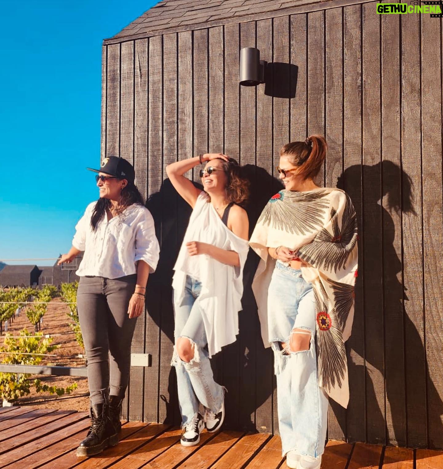 Fabiola Campomanes Instagram - Conectando con la naturaleza y compartir con las mujeres que te hacen feliz. Eso es sanador 🤍 Gracias por sus atenciones @oenowinelodge @vos_relations