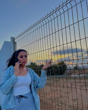 Fadwa Taleb Instagram - مشينا و جينا او باقي مالقينا😂😶💖

#fadouataleb #fadwataleb #maghreb