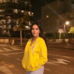 Fadwa Taleb Instagram - سنة سعيدة تولموند 😄🦋❤️🎆 و كيدايرين ؟ لاباس ؟ كي خرجت دوارتكوم ؟ 😂 @hananezouhdi_officiel 🦋🪬