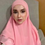 Faezah Elai Instagram - Maini dok raplah pikiaq Awat TikTok dok buat palat!! Tudung @febyfaezahelai ni dok ada lg kt shopee boleh pi tgk.. Shopee : febyfaezahelai.os TikTok : febyfaezahelai . #tudungfaezahelai #tudungsarung #tudungsyria #faezahelai