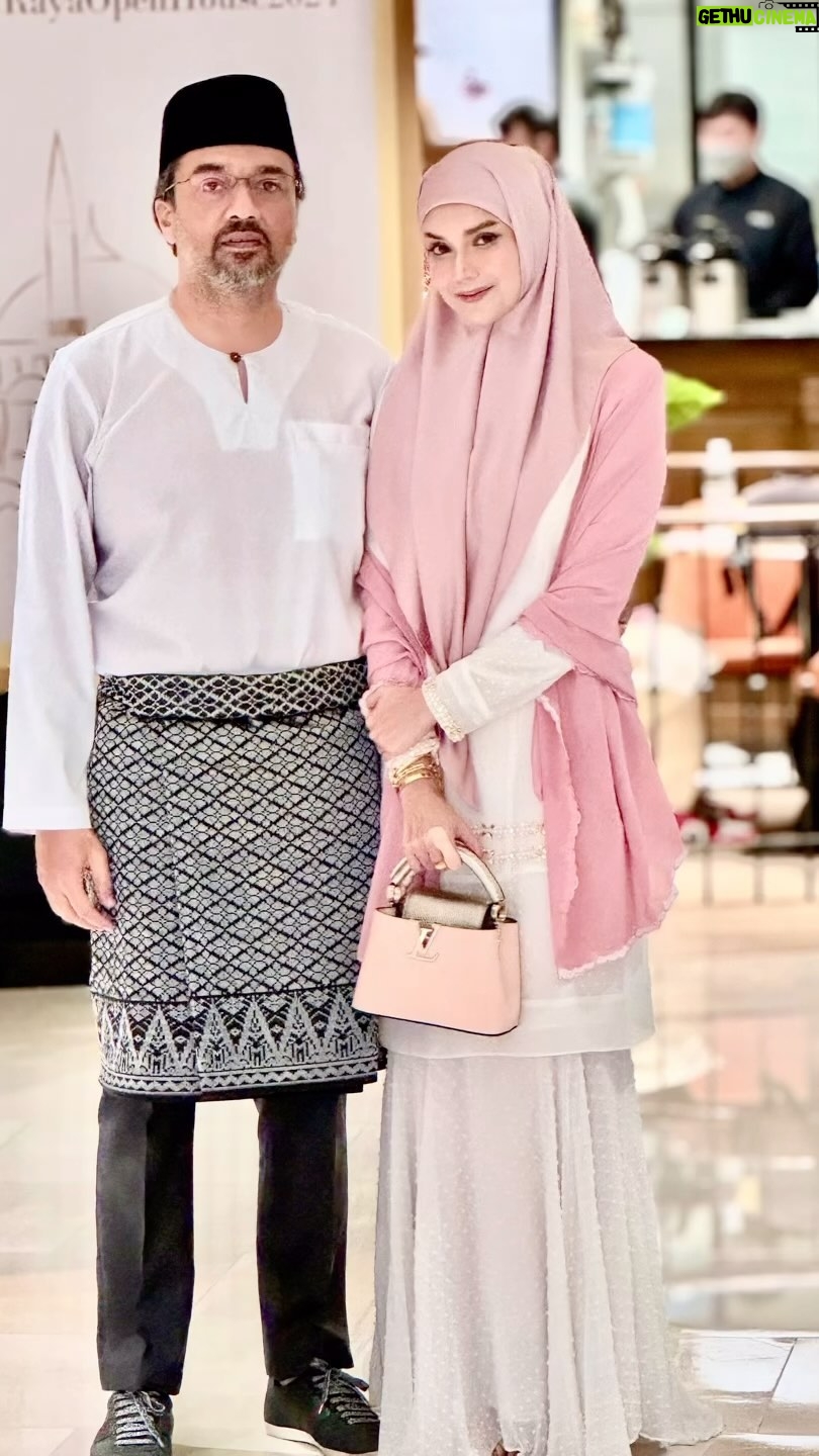 Faezah Elai - 1.3K Likes - Sedar tak sedar detik itu kembali…Dah 15 syawal 1445 hijrah..3 more days to go.Buat yang bz dengan open house moga dipermudahkan segala urusan oleh yang maha esa @faezahelai tq @sevenvault for this wonderful moment. #heykal🩷faezah