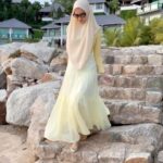 Faezah Elai Instagram – Major throwback.. I’m good at living in the moment but better at relieving this moment…
Wearing tudung from @febyfaezahelai 
#throwback #missingtravelling #faezahelai #tudungfaezahelai #febyfaezahelai #feelingblessed #lovelovelove