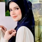 Faezah Elai Instagram – Kami dua ni maini2 penang yg akan mengeggaqkan tudung @aminiehijab_hq 
Jgn dok parrr ja.. pi lah beli lekaih!!
.
#aminiehijab #tudungsarung #tudungraya #faezahelai