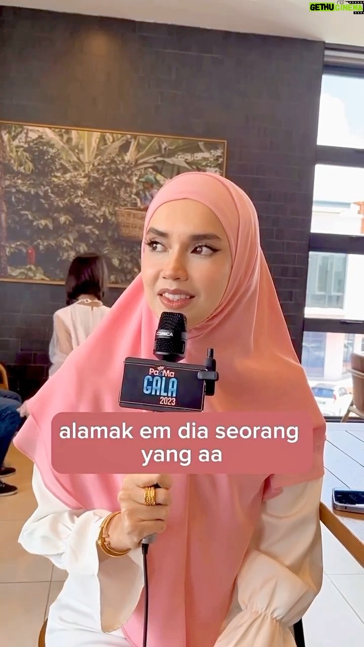 Faezah Elai Instagram - 🙄🙄🙄 . Wearing tudung Dealova Series from @febyfaezahelai #babbinijaselalulupa #taktaunakhashtagapa #faezahelai #tudungfaezahelai #febyfaezahelai