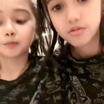 Faezah Elai Instagram – Apa ni??? Dok review skincare org?? Dia tau dak mak dia juai skin treatment??????? Eh eh eh !!!!
Lepaih ni mana2 skincare ampa boleh amik depa buat review .. “skin cancer is real gais..” cewahhhhh pandai2..
Anak sapa nih?????
.
#dealovaheyrinna #auroraheyricca #mygirls