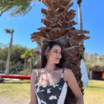 Fahriye Evcen Instagram - Welcoming summer ☀️💛