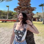 Fahriye Evcen Instagram - Welcoming summer ☀️💛