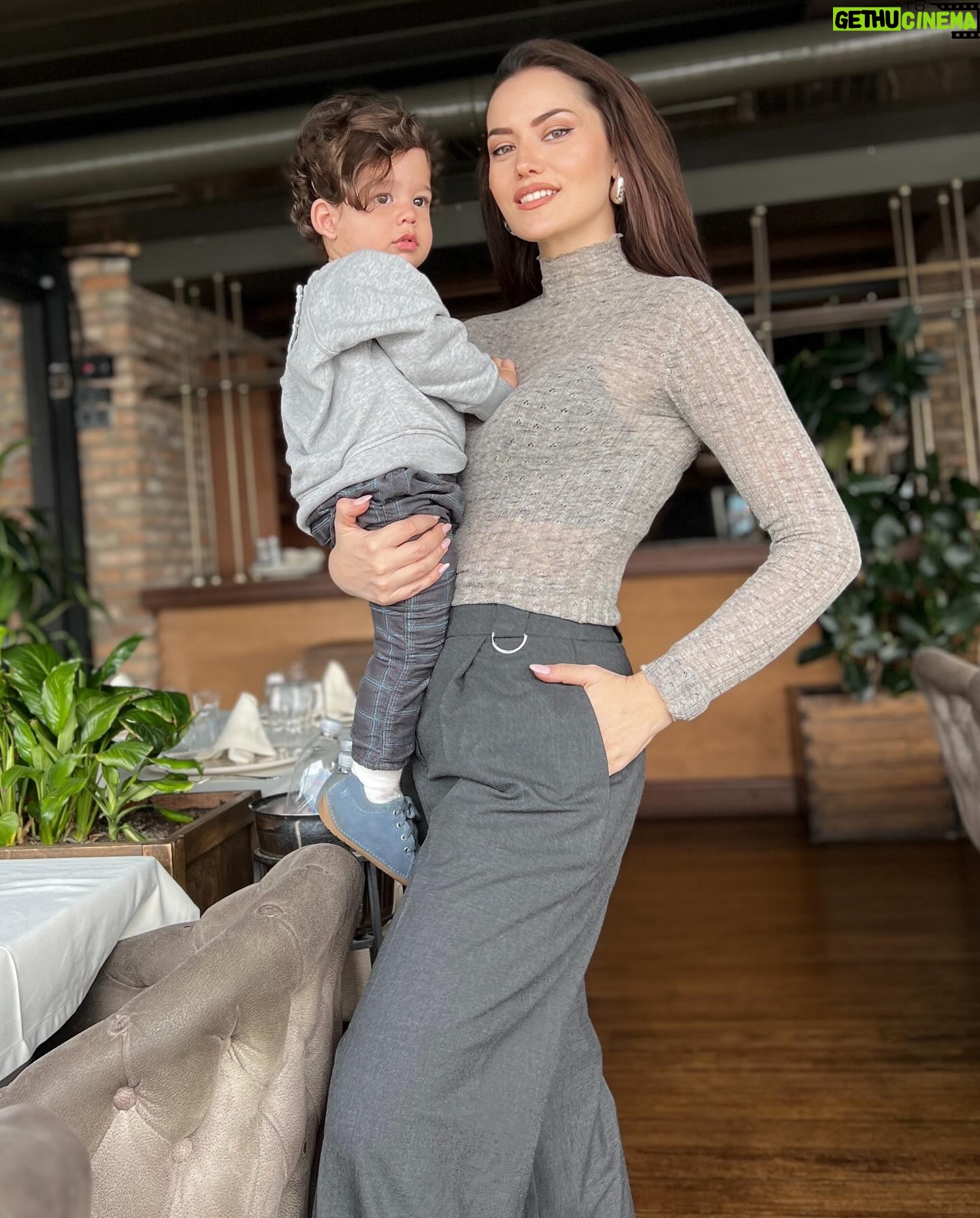 Fahriye Evcen Instagram - My all.. 💙🪬