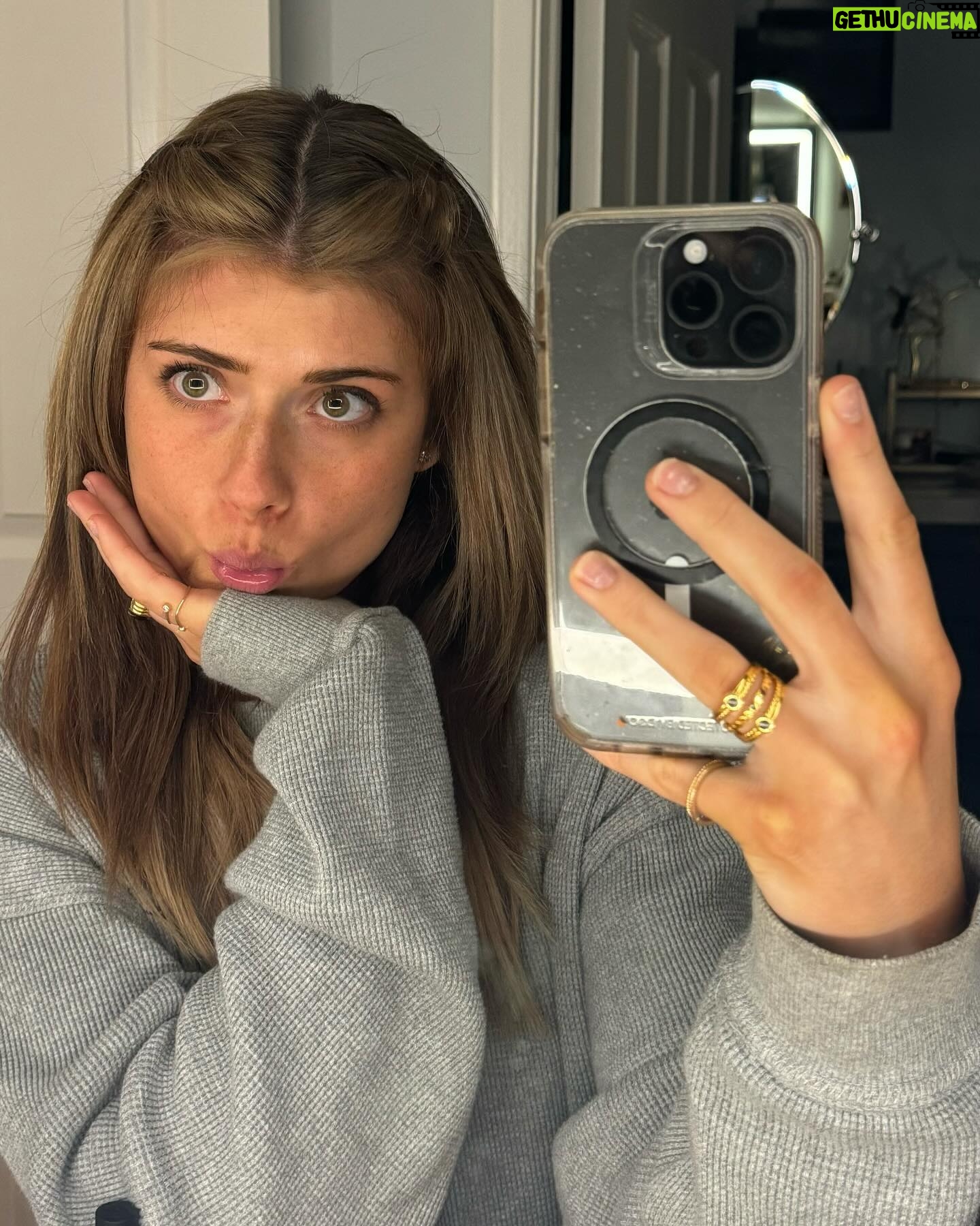 Faith Ordway Instagram - r u tired of gym pics yet (too bad)