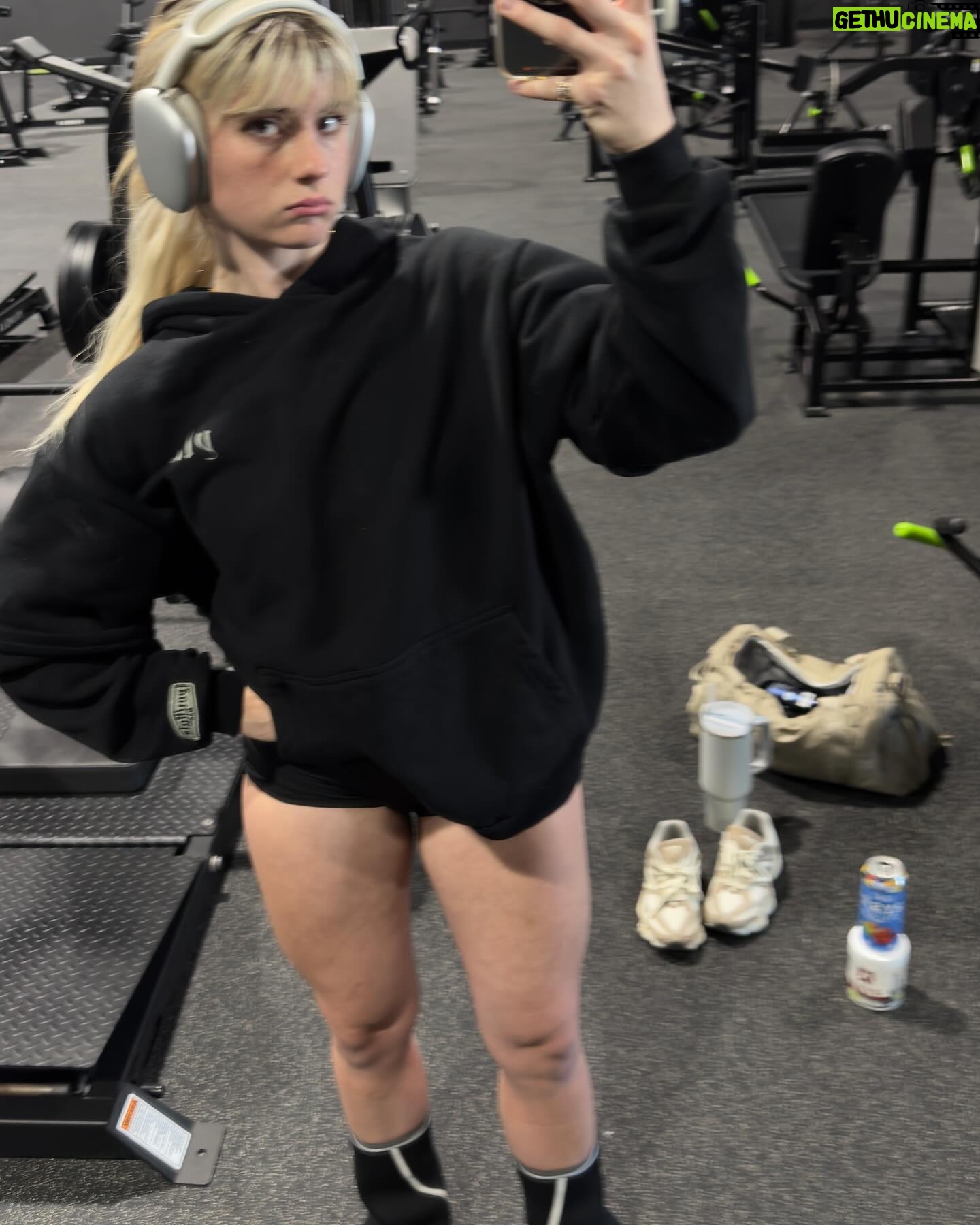 Faith Ordway Instagram - back in the groove
