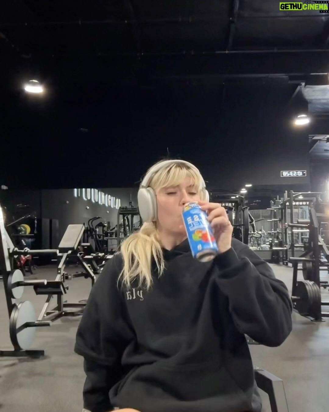 Faith Ordway Instagram - back in the groove