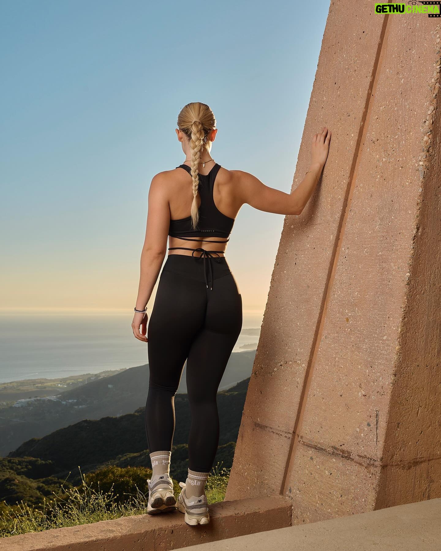 Faith Ordway Instagram - the black friday drop is so good @youngla