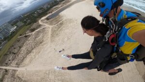 Fala Chen Instagram - This is a day I’m going to remember— work from 6am, go straight from set to skydiving. Jumping off a plane and free fall for 45 seconds, then landing on a giant beach. Grateful for all the adventures life brings. #skydiving #bucketlist @emstnv @godzillavskong