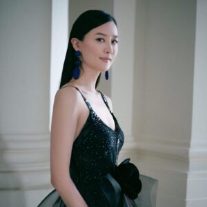 Fala Chen Instagram - Incredible collection presented at #giorgioarmaniprivé in Paris! Thanks for having me again @giorgioarmani #robertaarmani 🌹 🌹 🌹