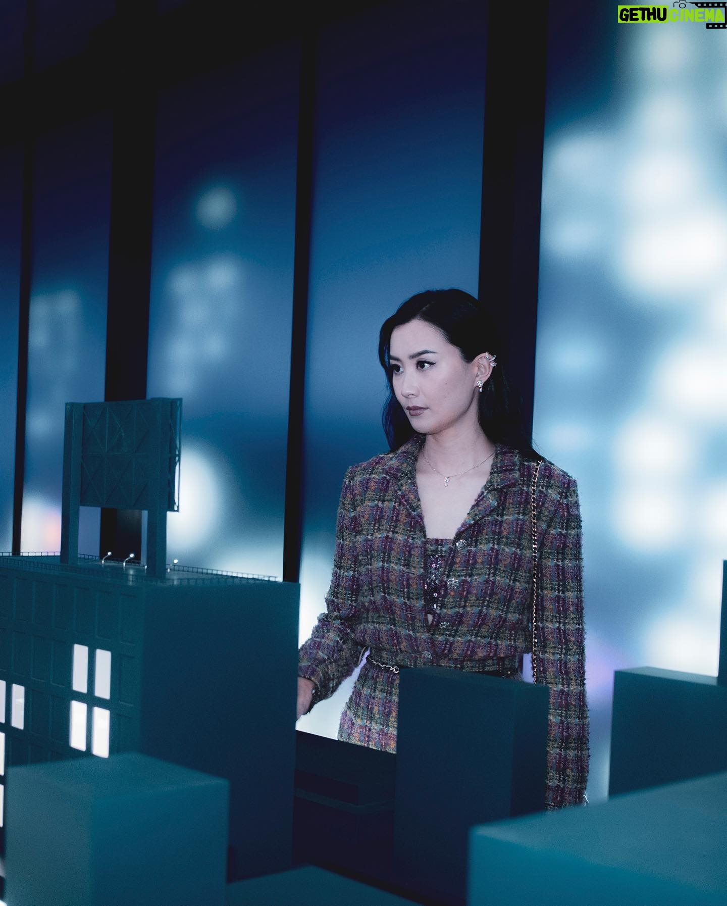 Fala Chen Instagram - An incredible night at Le Grand Numero de CHANEL in Paris 🇫🇷 Merci @chanelofficial #GRANDNUMEROCHANEL #CHANELFRAGRANCE hair: @alexso_theattic makeup: @sunn.seo