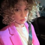Farah Zeynep Abdullah Instagram - curly and pink