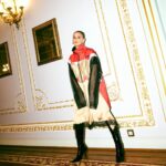 Farah Zeynep Abdullah Instagram - bu müthiş elbise için, heyecanınız ve tatlılığınız, tüm gün sırf fiziksel olarak değil, kalbinizle yanımda olduğunuzu hissettirdiğiniz için @aycaelkap ve @bengisugurell size çoook teşekkürler ❤️ sizinle çalıştığım için şanslı hissediyorum 🔥☀️ @burkhu makyajım 🤩 @mustafa_akguul saçım 🤩 📸 @sezayozturkk DEVAMI GELECEK