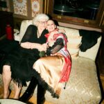 Farah Zeynep Abdullah Instagram - bu müthiş elbise için, heyecanınız ve tatlılığınız, tüm gün sırf fiziksel olarak değil, kalbinizle yanımda olduğunuzu hissettirdiğiniz için @aycaelkap ve @bengisugurell size çoook teşekkürler ❤️ sizinle çalıştığım için şanslı hissediyorum 🔥☀️ @burkhu makyajım 🤩 @mustafa_akguul saçım 🤩 📸 @sezayozturkk DEVAMI GELECEK