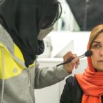 Fariba Kowsari Instagram - . همزمان با سالروز تولد؛ فریبا کوثری مقابل دوربین «کن – پامنار» رفت . #فریبا_کوثری همزمان با سالروز تولدش نقش خودش را در فیلم #کن_پامنار به کارگردانی #اشکان_درویشی و تهیه‌کنندگی #شیما_جبرائیلی‌پور بازی کرد. . به گزارش مشاور رسانه‌ای پروژه، فیلمبرداری فیلم «کن - پامنار» اولین اثر بلند اشکان درویشی چندی پیش آغاز شد و روز گذشته (دوشنبه یکم آذرماه) فریبا کوثری که به عنوان مشاور پروژه این فیلم را همراهی می‌کند، همزمان با سالروز تولدش طی سکانسی کوتاه نقش خودش را به صورت افتخاری در این فیلم ایفا کرد. . کوثری هدفش از حضور افتخاری به‌عنوان مشاور و بازیگر در فیلم «کن - پامنار» را این موضوع عنوان کرد که قرار است موسسه خیریه فرشته‌های بهشتی درآمد حاصل از بلیت‌فروشی این فیلم را صرف امور خیریه کند. . پس از پایان فیلمبرداری این سکانس، جشن تولدی برای این بازیگر شناخته شده سینما، تئاتر و تلویزیون از سوی عوامل فیلم برگزار شد و #رشید_مظاهری، #امید_جهان و #علی_طیبی مهمانان ویژه این مراسم بود. . «کن - پامنار» که بر اساس طرحی از اشکان درویشی و با فیلمنامه #سیروس_همتی ساخته می‌شود، روایتی است از زندگی کودکان کار در محله‌های فقیرنشین مناطق پایین شهر تهران و حمایت از دختران مظلوم افغانستان. . همچنین قرار است درآمد حاصل از بلیت‌فروشی «کن – پامنار» از طریق موسسه خیریه فرشته‌های بهشتی که در تولید این فیلم نیز همکاری می‌کند، در اختیار نیازمندان قرار گیرد. . این فیلم علاوه بر #سیامک_صفری و فریبا کوثری بازیگران دیگری نیز دارد که طی روزهای آتی معرفی خواهند شد. . بخشی از عوامل «کن - پامنار» عبارتند از: تهیه کننده: شیما جبرائیلی‌پور کارگردان: اشکان درویشی مشاور پروژه: فریبا کوثری مجری طرح: آسیه اسدزاده، موسسه نقطه عطف سینما تئاتر فیلمنامه‌نویس: سیروس همتی مشاور فیلمنامه: پیمان عباسی مدیرتولید و جانشین تهیه کننده: مهشید خسروی مدیر فیلمبرداری: محمد مقیمی مدیر صدابرداری: علیرضا کریم‌نژاد تدوین و اصلاح رنگ: امیرحسین تحسینی طراح چهره‌پردازی: دانیال شعاعی طراح صحنه و لباس: اشکان درویشی دستیار اول کارگردان: بهزاد صفار برنامه‌ریز: حدیث کریمیان منشی صحنه: صفورا برسان مدیر تدارکات: علی نعمتی عکاس و فیلمبردار پشت صحنه: سالار مجد هماهنگی: محمدحسین عابدینی و مهربان اسماعیل‌پور تجهیزات و پشتیبانی فنی: حیدر احسانی مشاور رسانه‌ای و روابط عمومی: مریم قربانی‌نیا و سید حسین رسولی . @Ashkan.darvishi @siamaksafari @faribakousari @shimajebraeilypour @noghtehatf.cinematheater