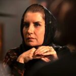 Fariba Kowsari Instagram - . فیلم سینمایی زدوبند کاری از کارگردان خوب کشور داوود نوروزی و با هنرمندی همایون ارشادی ، امین زندگانی و خانم هنگامه حمید زاده که باعث خوشحالی من بود اوقاتی رو که در کنار این دوستان عزیزم و همه ی عوامل دوست داشتنی این پروژه سپری کردم🙏✋🌹 ((به تهیه کنندگی آقای جبارزاده و تشکر از خانم دکتر احمدی ))