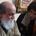 Fariba Kowsari Instagram - «کن – پامنار» در ایستگاه پایانی فیلم سینمایی #کن_پامنار به کارگردانی #اشکان_درویشی و تهیه‌کنندگی #شیما_جبرائیلی‌پور این روزها آخرین مراحل تدوین، صداگذاری و اصلاح رنگ و نور را پشت سر می‌گذارد تا برای اکران عمومی و حضور در جشنواره‌های خارجی آماده شود. پخش بین‌المللی فیلم سینمایی «کن - پامنار» به عهده گروه پخش بین‌المللی فرست اسکرین به مدیریت سولماز اعتماد است. «کن - پامنار» که بر اساس طرحی از اشکان درویشی و با فیلمنامه سیروس همتی ساخته شده، روایتی از زندگی کودکان کار در محله‌های فقیرنشین مناطق پایین شهر تهران و حمایت از دختران مظلوم افغانستان است. درآمد حاصل از بلیت‌فروشی «کن - پامنار» از طریق موسسه خیریه فرشته‌های بهشتی که در تولید این فیلم نیز همکاری کرده، در اختیار نیازمندان قرار می‌گیرد. #سیامک_صفری، #بابک_نوری، #علیرضا_استادی، #ندا_حسینی، #سیروس_همتی و #مهدی_تارخ و با حضور افتخاری #فریبا_کوثری در این فیلم نقش‌آفرینی کرده‌اند. همچنین حسین شریفی، میلاد ترقی‌خواه، احمد جعفری، عیسی حسینی با معرفی رابیه میرزاد، علی باباجانی، علیرضا دانیال پور، لیان عباس زاده، سمیرا محمدی، محمد خاوری و بازیگر نوجوان: آناهیتا کاربین به عنوان بازیگران اصلی «کن پامنار» هستند و بازیگران دیگر این فیلم نیز عبارتند از: جواد جوینده میرزا، مهشید خسروی، شقایق افروغی، شراره خسروانی نژاد، محمد حسین عابدینی، صغری محاصری، یاشار ابراهیمی، حمید پیمان، مجتبی تاجیک، محمدامین قاسمی و صفورا برسان. سایر عوامل «کن - پامنار» : مدیر و مشاور پروژه: فریبا کوثری، نویسنده: سیروس همتی براساس طرحی از اشکان درویشی، مجری طرح: موسسه نقطه عطف سینما تئاتر (آسیه اسدزاده)، دستیار اول کارگردان: بهزاد صفار، مدیر برنامه‌ریزی: حدیث کریمیان، منشی صحنه: صفورا برسان، تصویربردار و عکاس صحنه و پشت صحنه: سالار مجد، تدوین فیلم پشت صحنه: حسین خدارتی، جلال داروکی، مدیر فیلمبرداری: محمد مقیمی، تدوین، ساخت تیزر و آنونس: امیرحسین تحسینی، اصلاح رنگ و نور: بهمن قهاری، کانفورم، سلاله سلیمی طاری، مدیر صدابرداری: علیرضا کریم‌نژاد، طراحی و ترکیب صدا: سید محمود موسوی‌نژاد، طراح چهره‌پردازی: دانیال شعاعی، مجری چهره‌پردازی: میترا گیوه‌چی، موسیقی متن: امیرهوشنگ شاهرخی، تیتراژ پایانی: سالار عقیلی طراح صحنه و لباس: اشکان درویشی، هماهنگی: امیر گلستانی، جانشین تهیه‌کننده: موسسه خیریه فرشته‌های بهشتی، مدیر تولید: مهشید خسروی ؛ جانشین تولید : علی نعمتی مدیرتدارکات علی کوثری مشاور رسانه ای و روابط عمومی :مریم قربانی نیا ، سیدحسین رسولی
