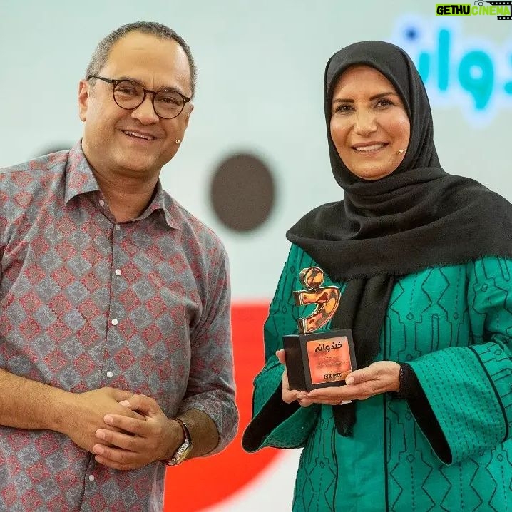 Fariba Kowsari Instagram - . امشب سه شنبه هفتم تیرماه از ساعت یازده شب ؛ شبکه نسیم با برنامه زیبای خندوانه همراه با مجری و بازیگر توانمند رامبد جوان عزیز و جناب خان دوست داشتنی مهمان خانه های گرم شما هستیم به امید همراهی نگاه مهربان شما عزیزانم⚘️ بازپخش روز آتی : ساعت چهار صبح ؛ یازده صبح و پنج عصر از شبکه نسیم . سپاس ویژه از مریم ناظران عزیزم و همه عوامل خوب و دوست داشتنی خندوانه و تهیه کننده محترم @maryam.nazeran با سپاس از همراهی همیشگی دوست خوب و هنرمندم مریم یاستی نازنین @maryamyasti و زحمات دوست عزیزم لی لی رضایی @lilirezaeemakeup . . . #خندوانه #فریبا_کوثری #شبکه_نسیم