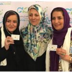 Fariba Kowsari Instagram – فقط تاريكی می داند
ماه چقدر روشن است،
فقط خاک ميداند
دست های آب چقدر مهربان…
معنای دقيق نان را
فقط آدم گرسنه می داند…
همین « تو »  که حتی فکرش را هم نمیکنی میتوانی دلیل حال خوب یک نفر باشی 
خودت را دریغ مکن 
روز اهدای عضو مبارک
باسپاس فراوان از خانم دکتر نجفی زاده
