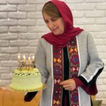 Fariba Kowsari Instagram - من متولد شدم تا تنهاترین موجود شناخته شده جهان باشم تنهاتر از ماه ، تنها تر از خورشید من متولد شدم برای دویدن دویدن و به اعماق هیچ رسیدن و شبیه هیچ کس نبودن من متولد شدم برای تلاشهای محکوم به شکستم من متولد شدم تا انتهای محالات رفتن و دوست نداشتنی ها را دوست داشتن و به آدمهای اشتباه فرصت دادن و چای خوردن و به حرفها و رفتار آدمها فکر کردن و تجربه کردن من متولد شدم برای دوست داشتن و عاشق بودن و سفر کردن و ناگهان خسته شدن و از همه چیز گریختن من متولد شدم برای یافتن یک انسان من متولد شدم ………….. خیابان پاییز کوچه آذر پلاک یک