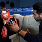 Fariba Kowsari Instagram - . همزمان با سالروز تولد؛ فریبا کوثری مقابل دوربین «کن – پامنار» رفت . #فریبا_کوثری همزمان با سالروز تولدش نقش خودش را در فیلم #کن_پامنار به کارگردانی #اشکان_درویشی و تهیه‌کنندگی #شیما_جبرائیلی‌پور بازی کرد. . به گزارش مشاور رسانه‌ای پروژه، فیلمبرداری فیلم «کن - پامنار» اولین اثر بلند اشکان درویشی چندی پیش آغاز شد و روز گذشته (دوشنبه یکم آذرماه) فریبا کوثری که به عنوان مشاور پروژه این فیلم را همراهی می‌کند، همزمان با سالروز تولدش طی سکانسی کوتاه نقش خودش را به صورت افتخاری در این فیلم ایفا کرد. . کوثری هدفش از حضور افتخاری به‌عنوان مشاور و بازیگر در فیلم «کن - پامنار» را این موضوع عنوان کرد که قرار است موسسه خیریه فرشته‌های بهشتی درآمد حاصل از بلیت‌فروشی این فیلم را صرف امور خیریه کند. . پس از پایان فیلمبرداری این سکانس، جشن تولدی برای این بازیگر شناخته شده سینما، تئاتر و تلویزیون از سوی عوامل فیلم برگزار شد و #رشید_مظاهری، #امید_جهان و #علی_طیبی مهمانان ویژه این مراسم بود. . «کن - پامنار» که بر اساس طرحی از اشکان درویشی و با فیلمنامه #سیروس_همتی ساخته می‌شود، روایتی است از زندگی کودکان کار در محله‌های فقیرنشین مناطق پایین شهر تهران و حمایت از دختران مظلوم افغانستان. . همچنین قرار است درآمد حاصل از بلیت‌فروشی «کن – پامنار» از طریق موسسه خیریه فرشته‌های بهشتی که در تولید این فیلم نیز همکاری می‌کند، در اختیار نیازمندان قرار گیرد. . این فیلم علاوه بر #سیامک_صفری و فریبا کوثری بازیگران دیگری نیز دارد که طی روزهای آتی معرفی خواهند شد. . بخشی از عوامل «کن - پامنار» عبارتند از: تهیه کننده: شیما جبرائیلی‌پور کارگردان: اشکان درویشی مشاور پروژه: فریبا کوثری مجری طرح: آسیه اسدزاده، موسسه نقطه عطف سینما تئاتر فیلمنامه‌نویس: سیروس همتی مشاور فیلمنامه: پیمان عباسی مدیرتولید و جانشین تهیه کننده: مهشید خسروی مدیر فیلمبرداری: محمد مقیمی مدیر صدابرداری: علیرضا کریم‌نژاد تدوین و اصلاح رنگ: امیرحسین تحسینی طراح چهره‌پردازی: دانیال شعاعی طراح صحنه و لباس: اشکان درویشی دستیار اول کارگردان: بهزاد صفار برنامه‌ریز: حدیث کریمیان منشی صحنه: صفورا برسان مدیر تدارکات: علی نعمتی عکاس و فیلمبردار پشت صحنه: سالار مجد هماهنگی: محمدحسین عابدینی و مهربان اسماعیل‌پور تجهیزات و پشتیبانی فنی: حیدر احسانی مشاور رسانه‌ای و روابط عمومی: مریم قربانی‌نیا و سید حسین رسولی . @Ashkan.darvishi @siamaksafari @faribakousari @shimajebraeilypour @noghtehatf.cinematheater